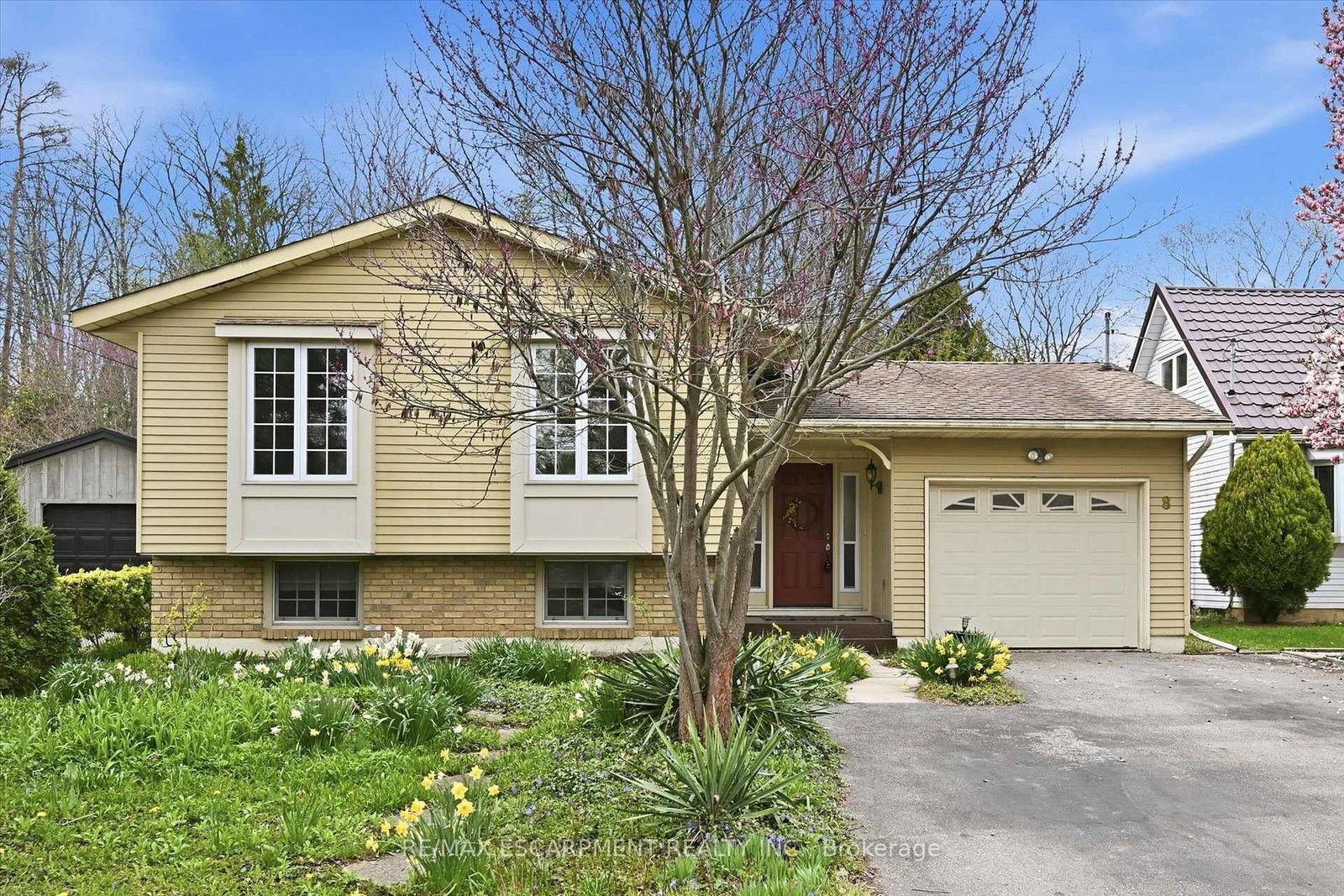 8-sullivans-lane-hamilton-ontario-x13073944