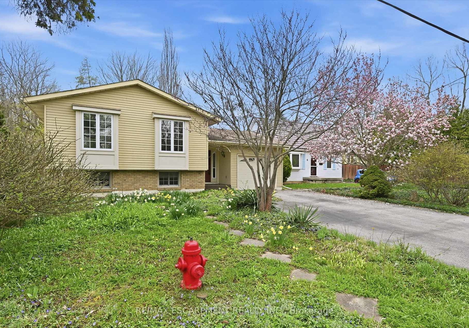 8-sullivans-lane-hamilton-ontario-x13073944