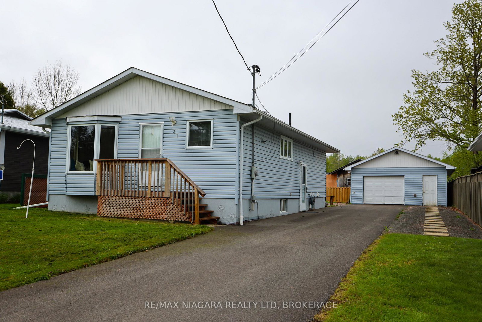 31-spruce-drive-temagami-ontario-x13074122