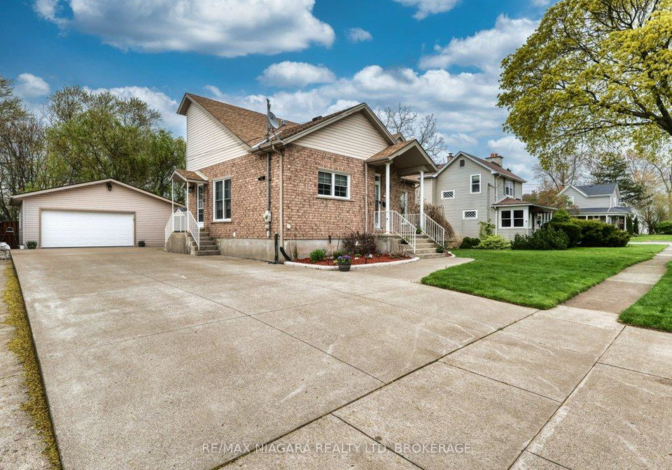 8110-lamont-avenue-niagara-falls-ontario-x13074358