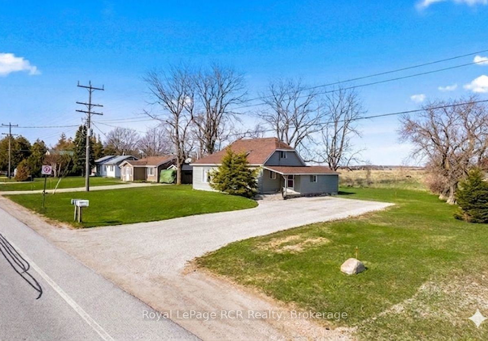 2882-6-highway-northern-bruce-peninsula-ontario-x13074374