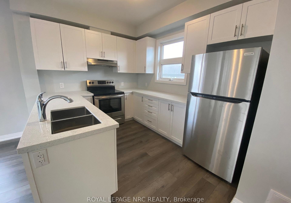 6705-cropp-street-niagara-falls-ontario-x13074434