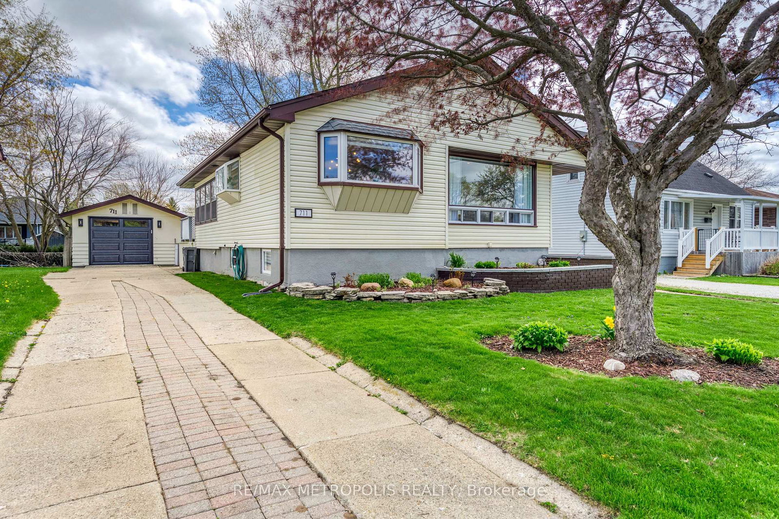 711-michigan-avenue-point-edward-ontario-x13074624