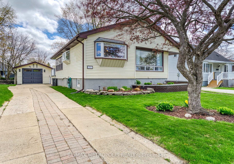 711-michigan-avenue-point-edward-ontario-x13074624