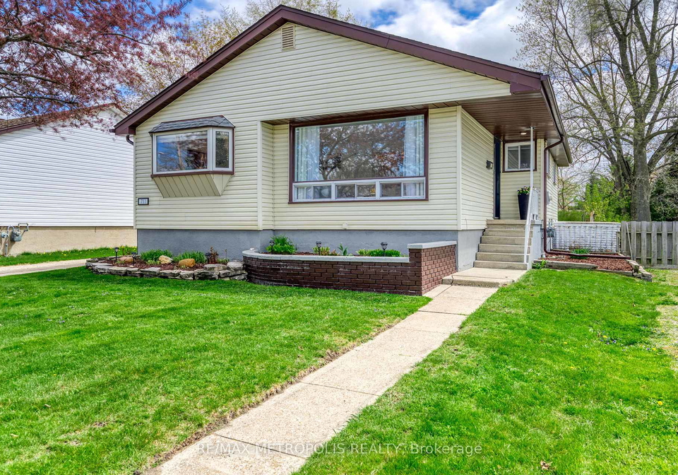 711-michigan-avenue-point-edward-ontario-x13074624