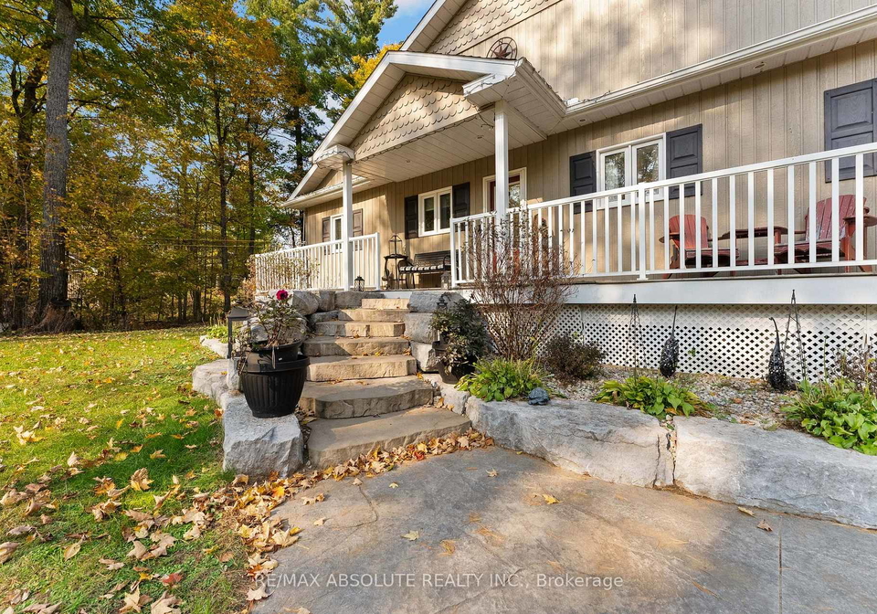 1096-snye-road-lanark-highlands-ontario-x13075006