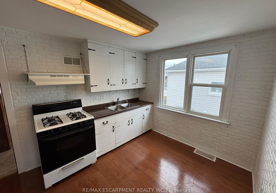 17-lyons-avenue-welland-ontario-x13075336