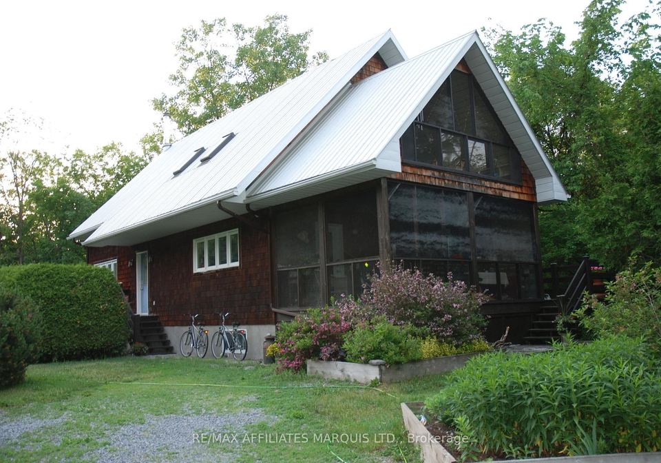 18863-kenyon-con-road-8-north-glengarry-ontario-x13075510