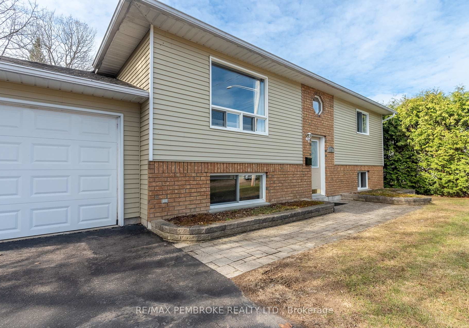 5-edward-street-petawawa-ontario-x13076052