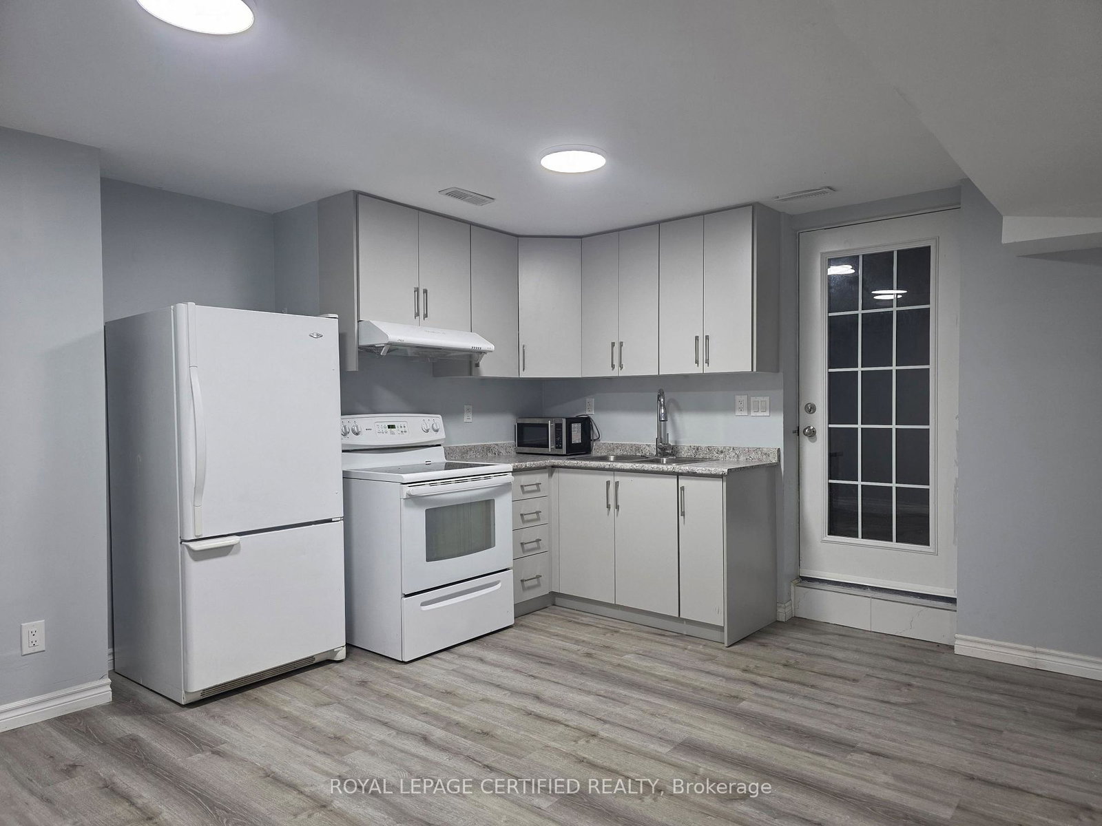 100-chase-crescent-cambridge-ontario-x13076198