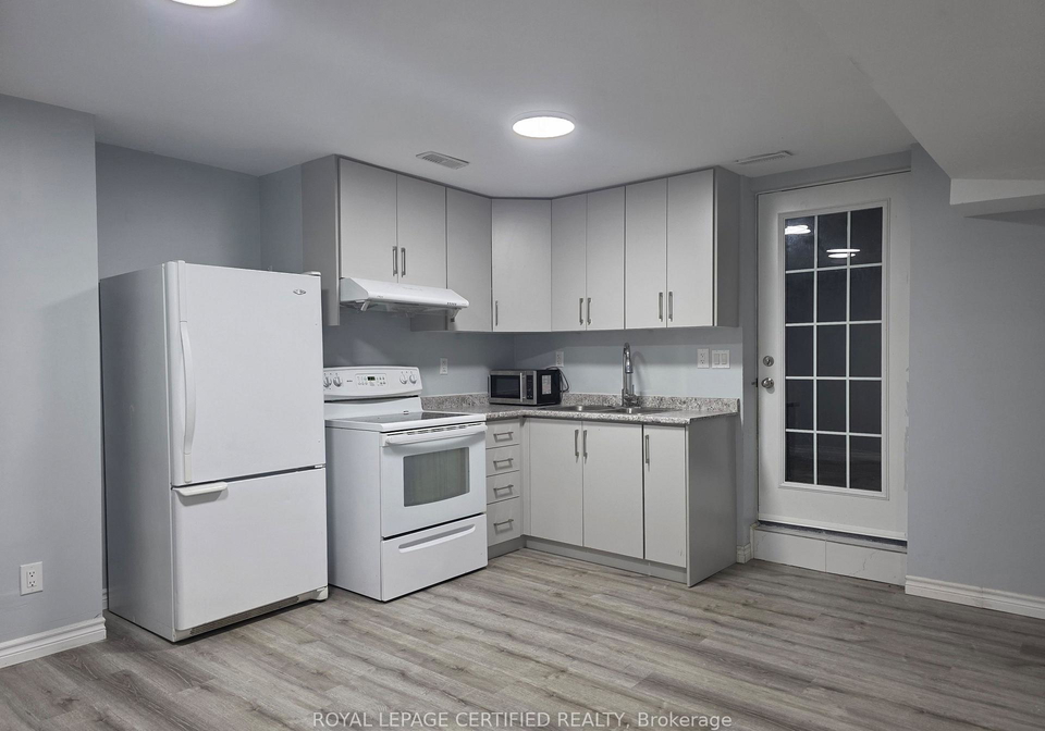 100-chase-crescent-cambridge-ontario-x13076198