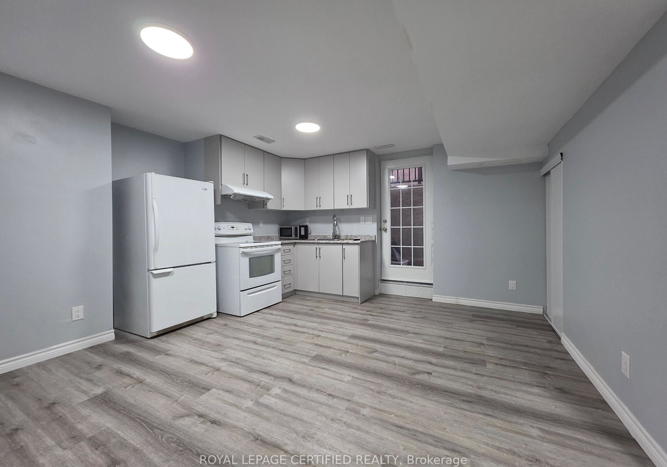 100-chase-crescent-cambridge-ontario-x13076198