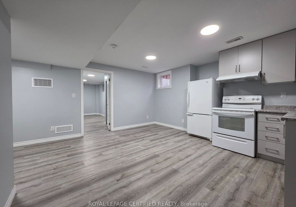 100-chase-crescent-cambridge-ontario-x13076198