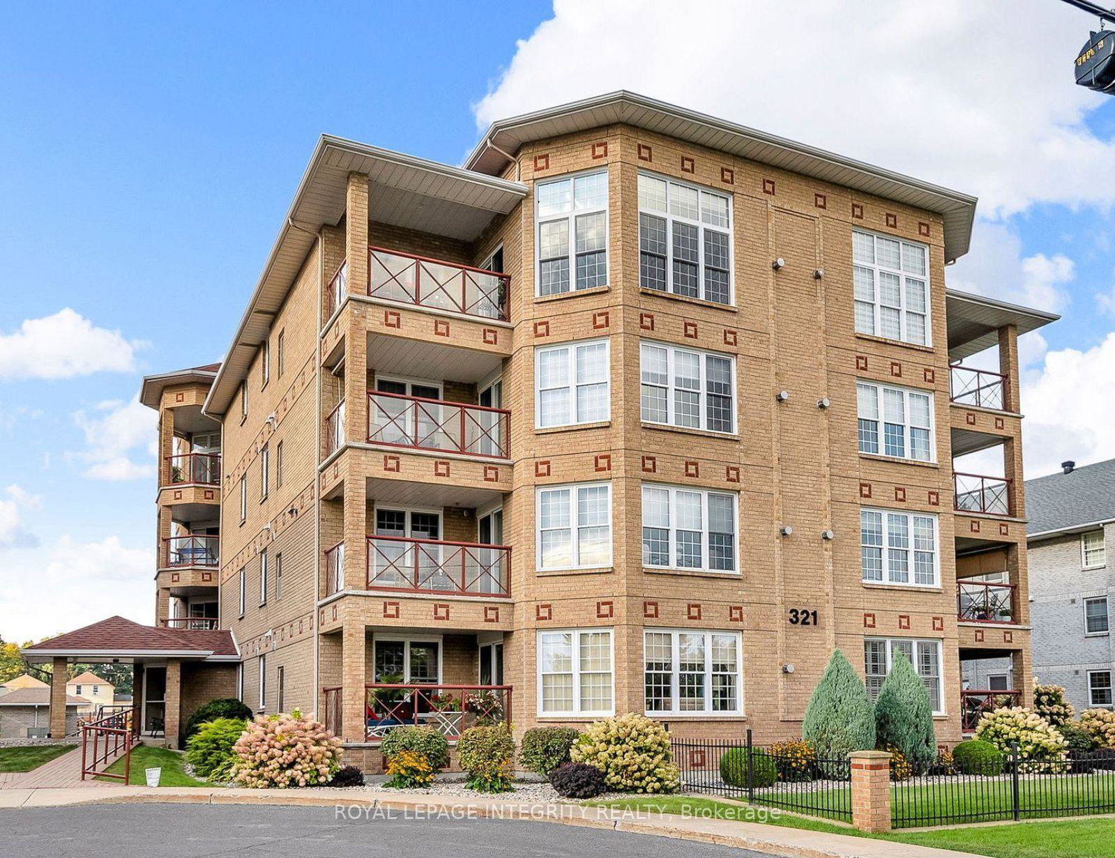 321-water-street-w-cornwall-ontario-x13076438