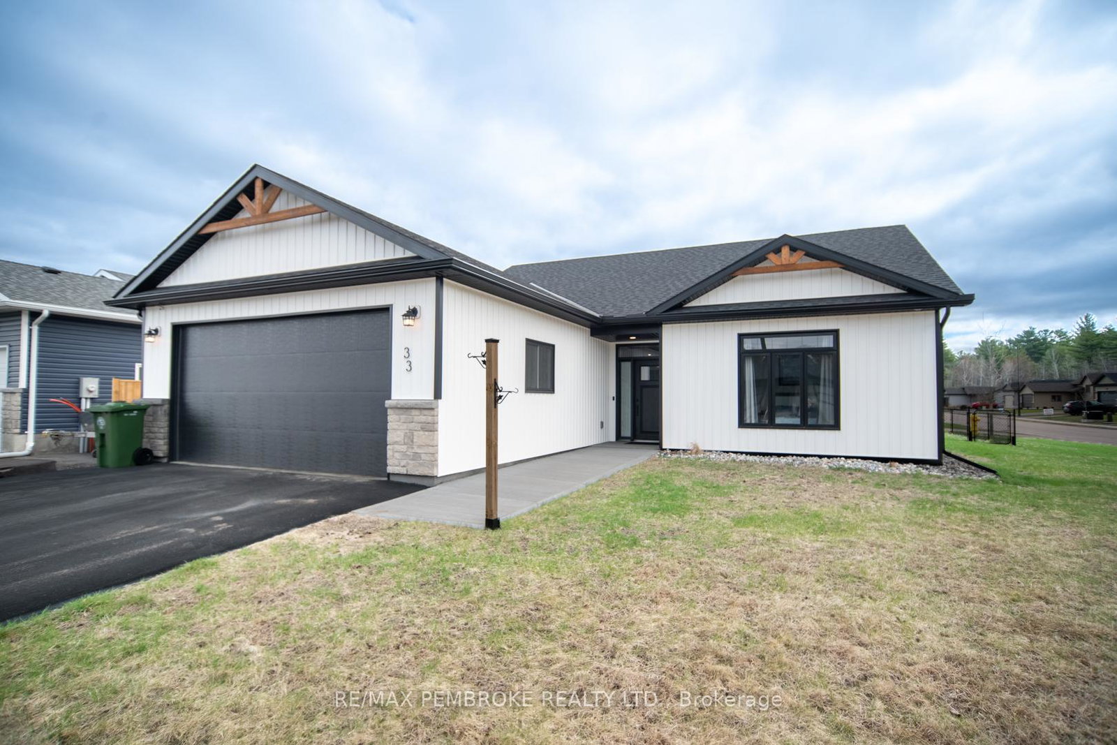 33-durant-street-petawawa-ontario-x13076580