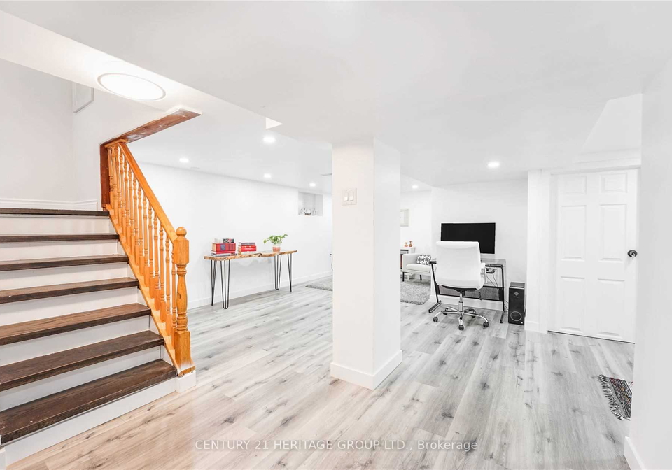 82-centennial-parkway-s-hamilton-ontario-x13076620