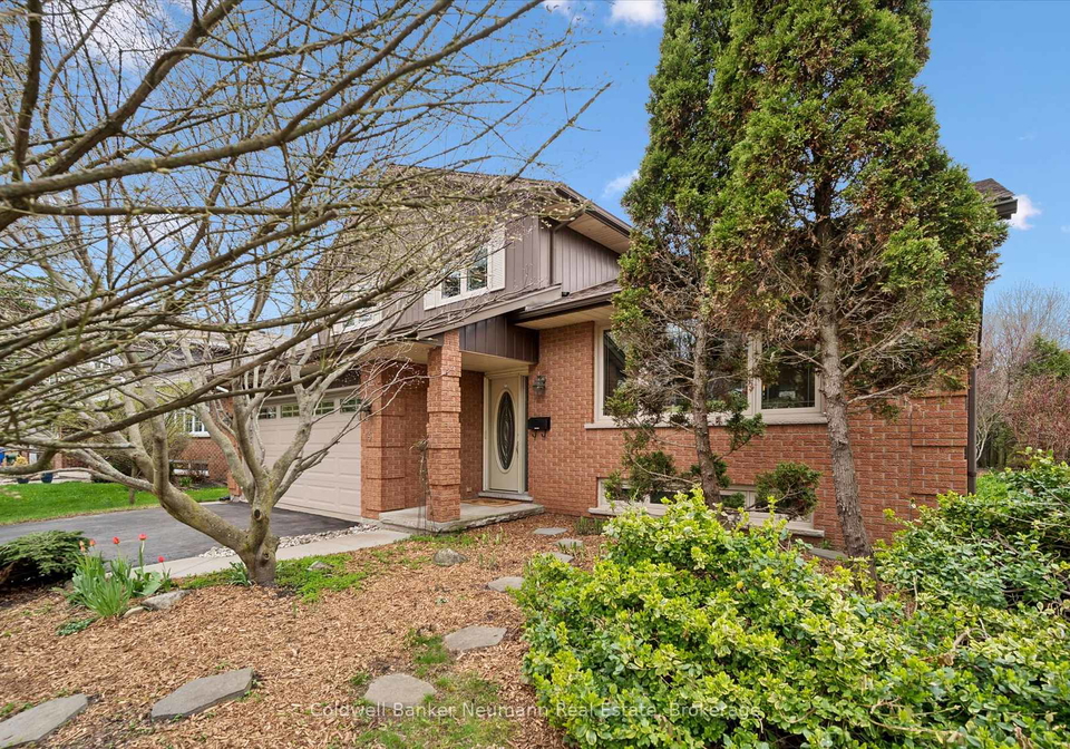 5-ervin-crescent-guelph-ontario-x13076782