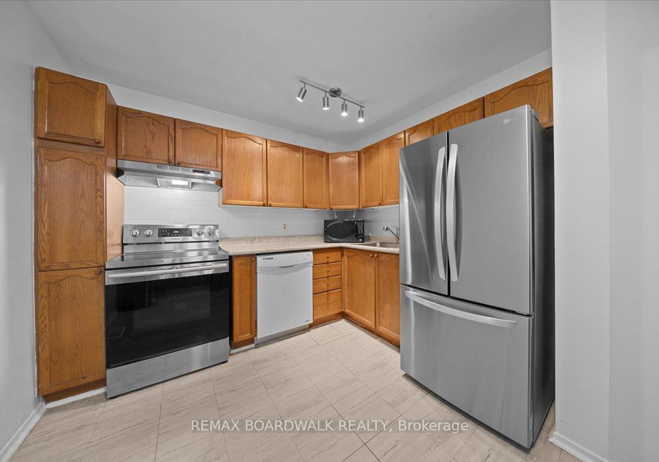 1516-briarfield-crescent-ottawa-ontario-x13076870