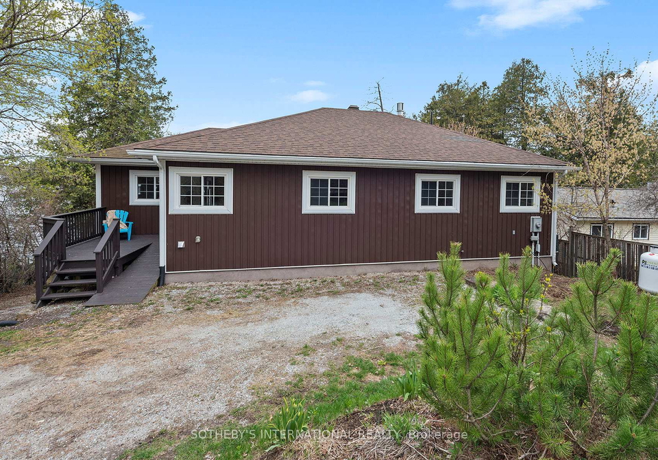96-r5-road-rideau-lakes-ontario-x13076878
