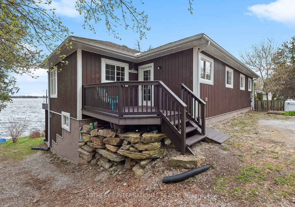 96-r5-road-rideau-lakes-ontario-x13076878