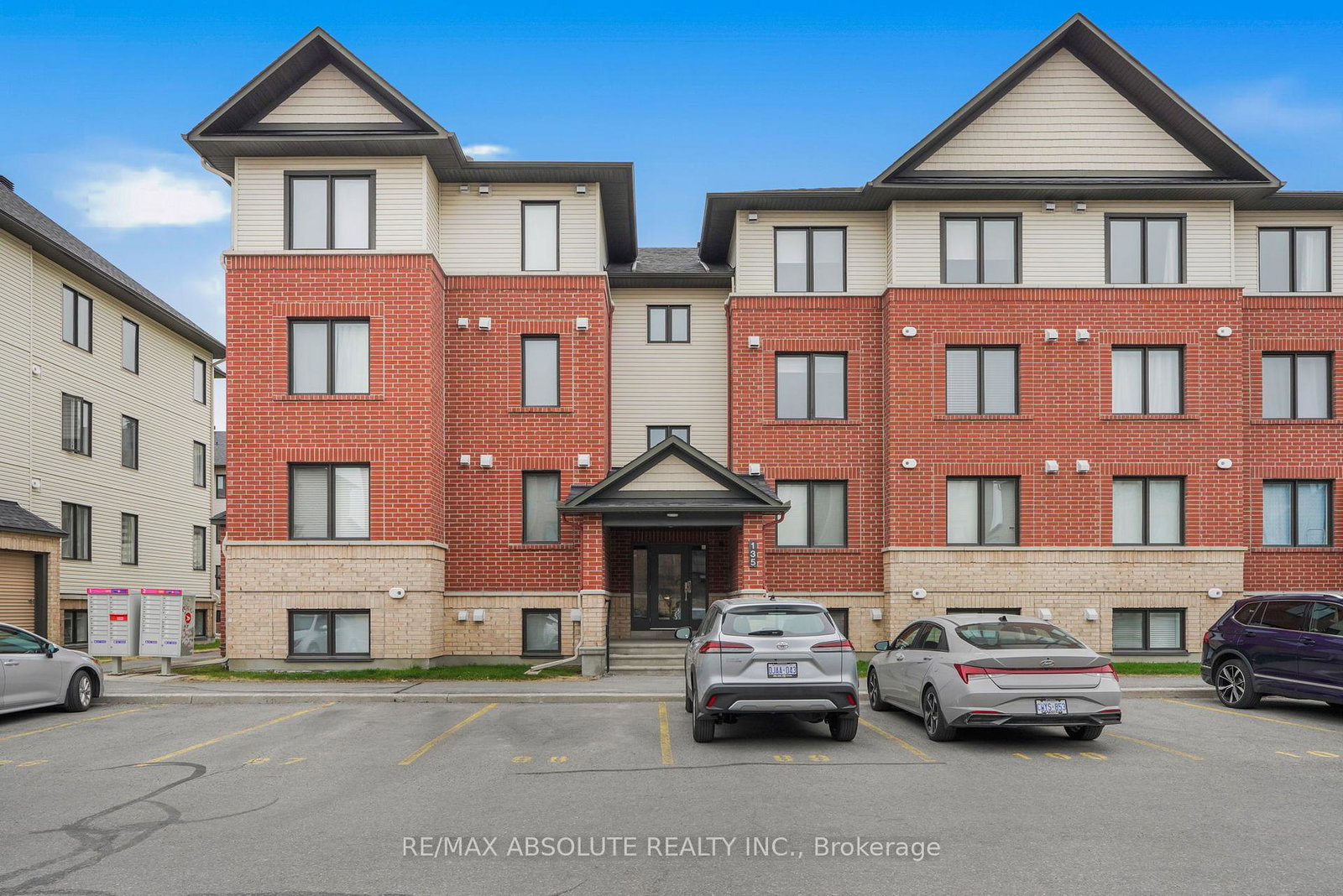 135-bluestone-private-ottawa-ontario-x13076940