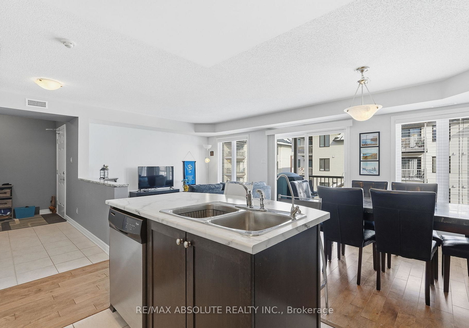 135-bluestone-private-ottawa-ontario-x13076940