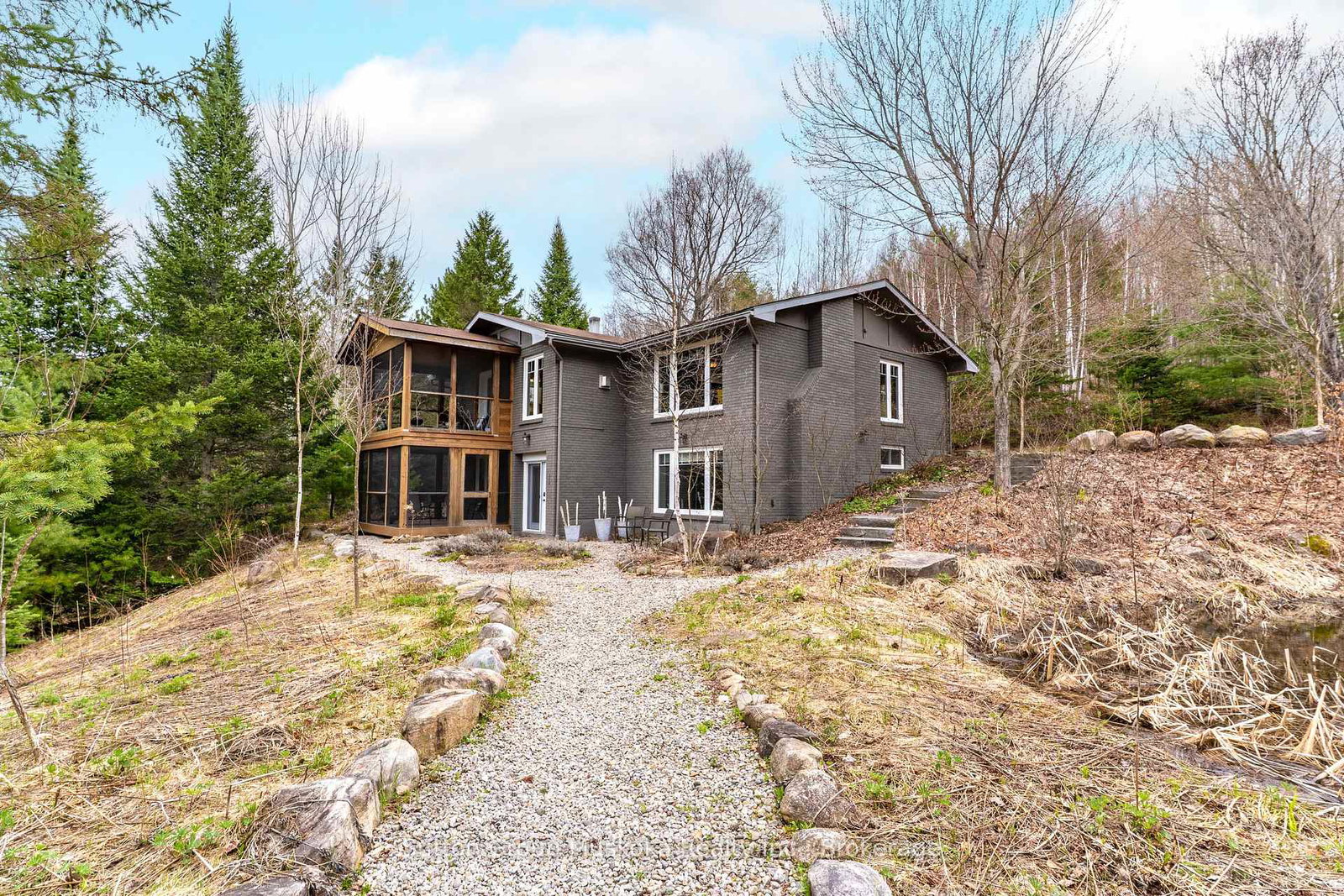 209-swallowdale-road-huntsville-ontario-x13077080