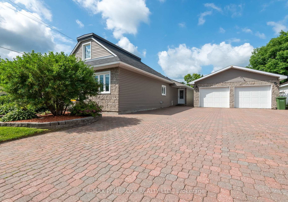 560-e-boundary-road-laurentian-valley-ontario-x13077108