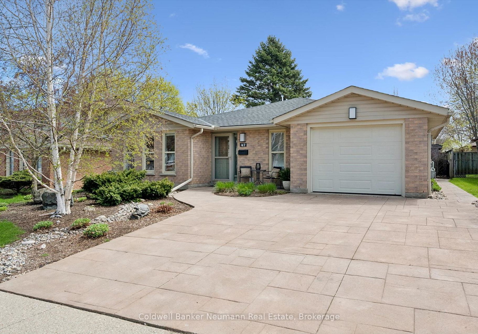 47-springdale-boulevard-guelph-ontario-x13077134