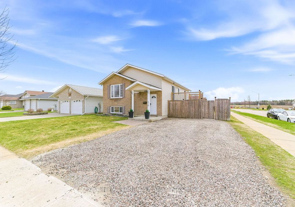 416-sweezey-court-pembroke-ontario-x13077514