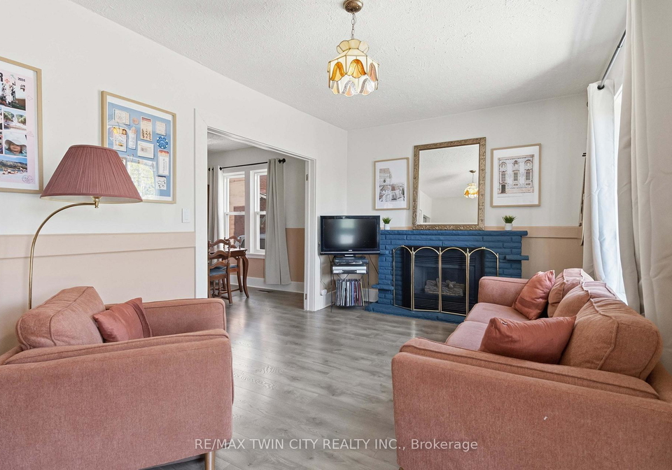 7-ontario-street-brantford-ontario-x13077596