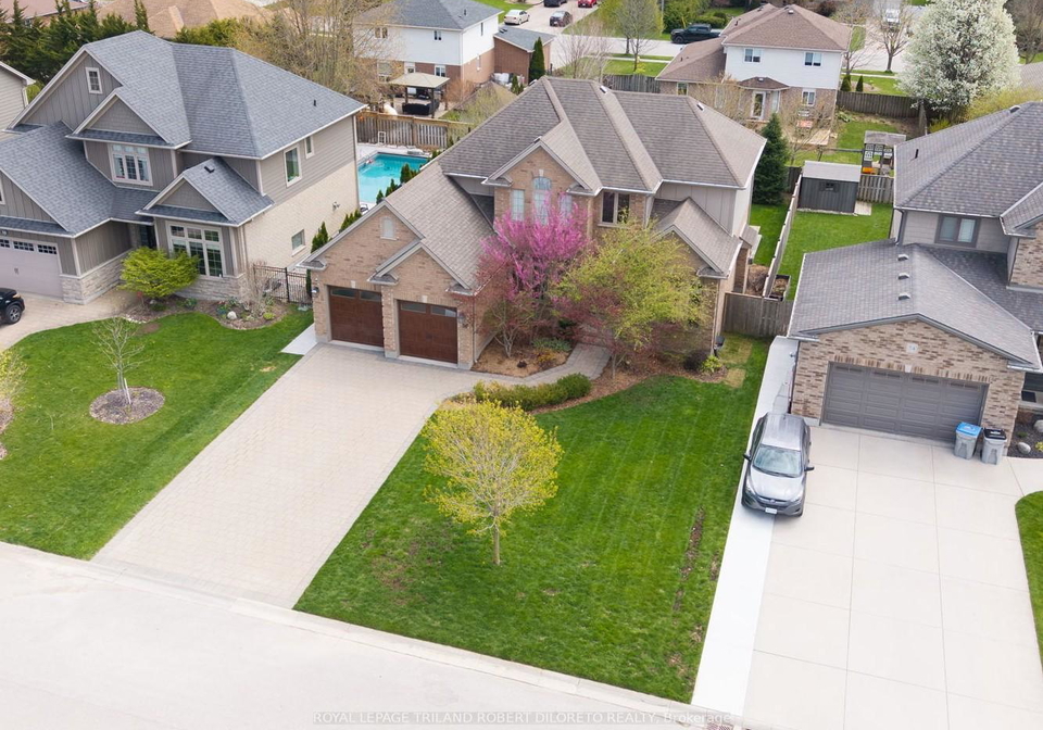 56-fieldstone-crescent-s-middlesex-centre-ontario-x13077648