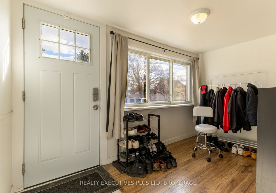 15-chestnut-street-e-st-catharines-ontario-x13078124