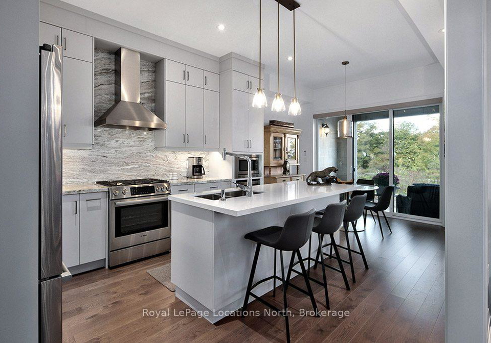 11-bay-street-e-blue-mountains-ontario-x13078446