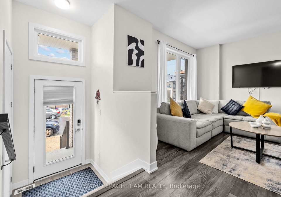 233-speckled-alder-row-ottawa-ontario-x13078522