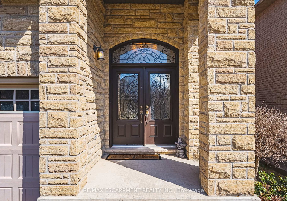 405-valridge-drive-hamilton-ontario-x13078780