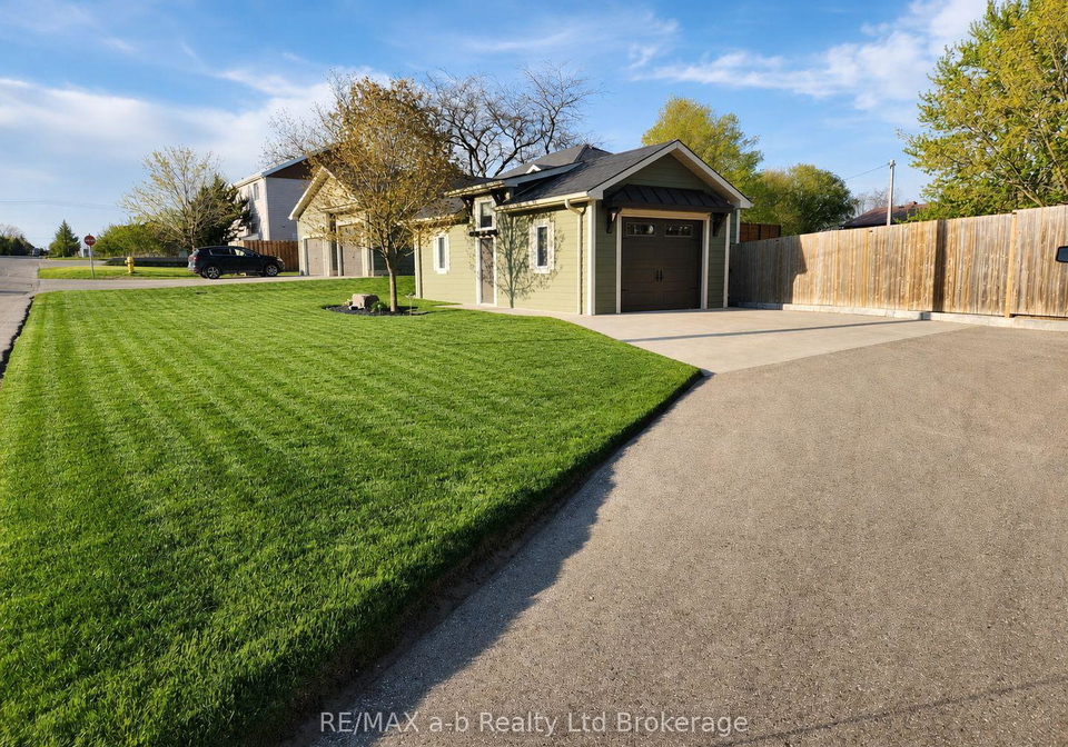 136-maple-lane-tillsonburg-ontario-x13079206
