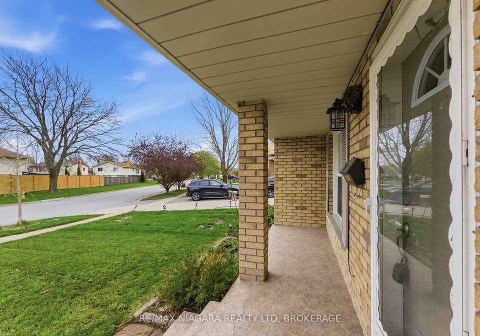 32-vintage-crescent-st-catharines-ontario-x13079396