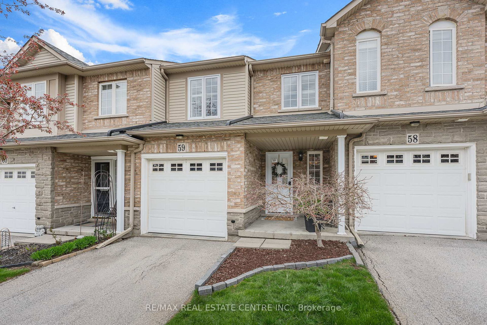 7-southside-place-hamilton-ontario-x13079454