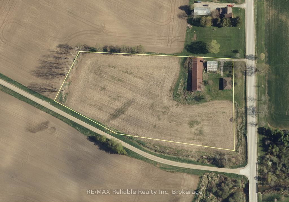 81827-baseline-road-central-huron-ontario-x13079506