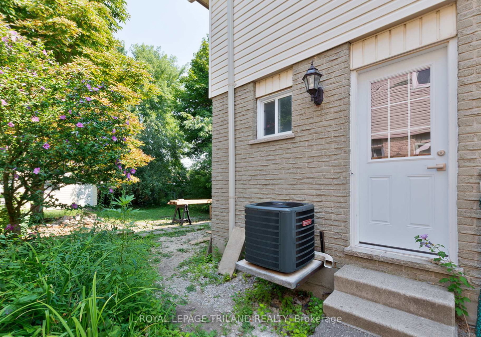 16-inverary-road-london-north-ontario-x13079662