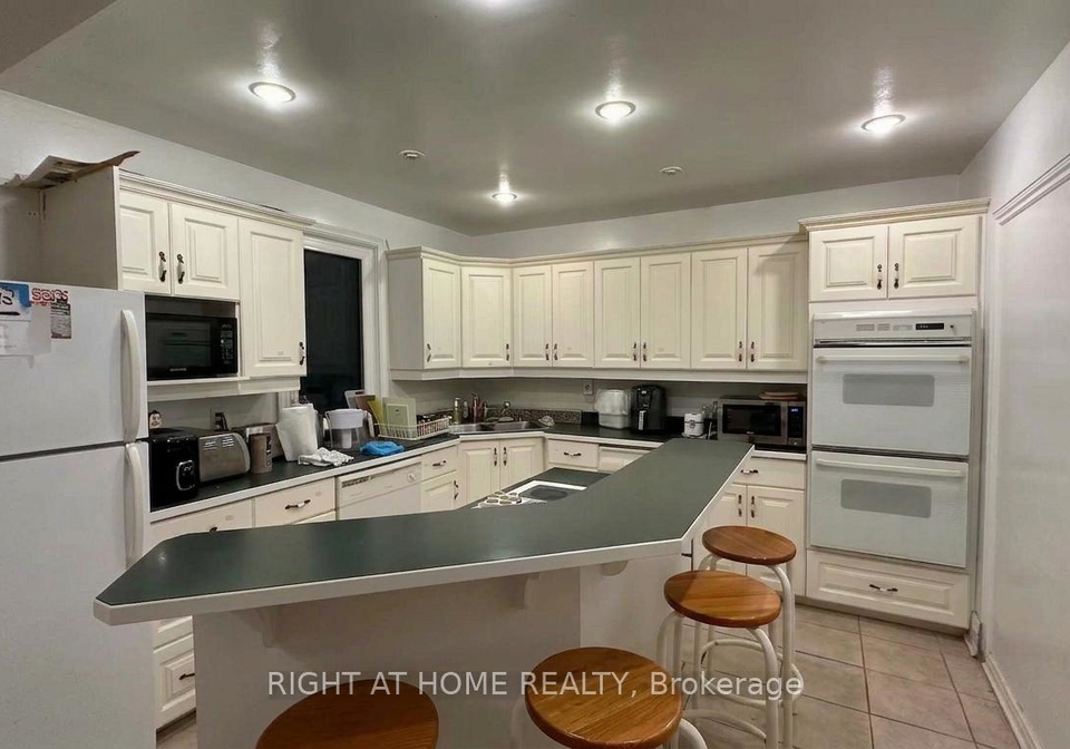 148-haddon-avenue-s-hamilton-ontario-x13079958