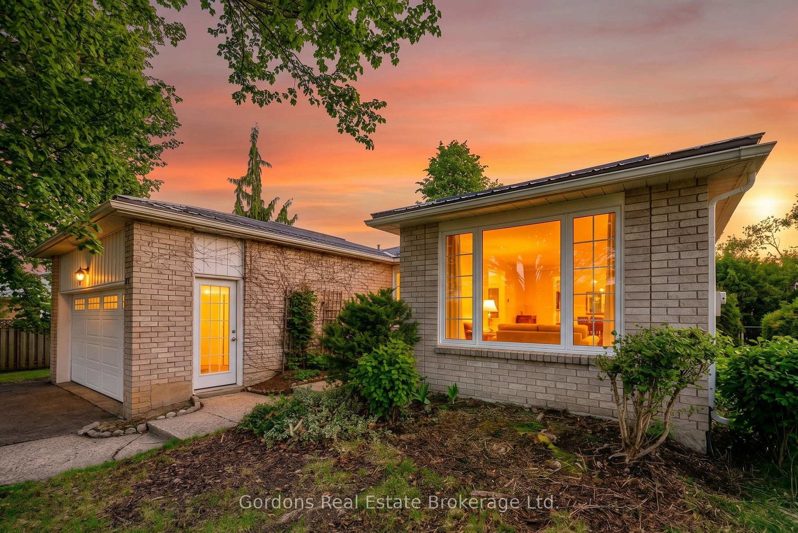 49-corneil-street-kawartha-lakes-ontario-x13080778