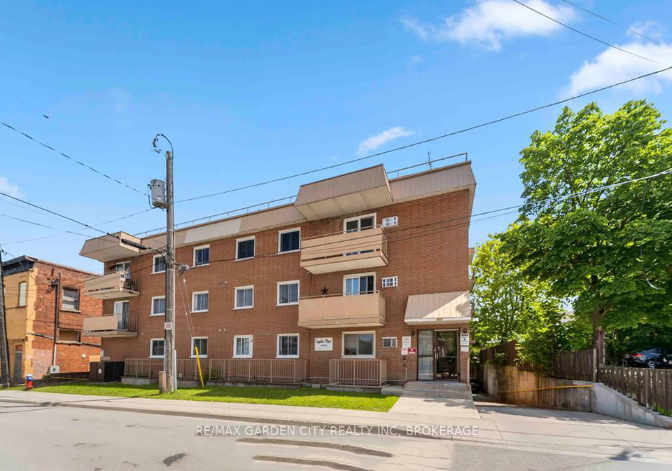 4692-crysler-avenue-niagara-falls-ontario-x13080840