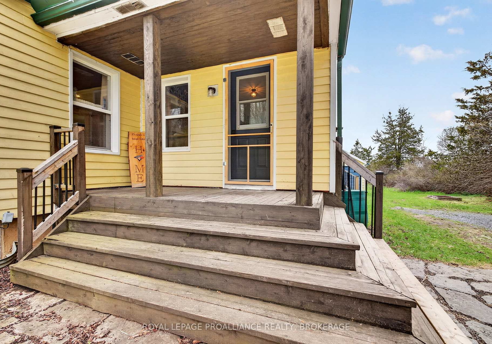 5790-county-2-road-loyalist-ontario-x13081066