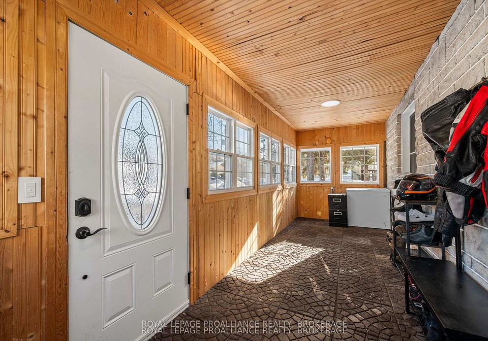40-elm-street-gananoque-ontario-x13081100