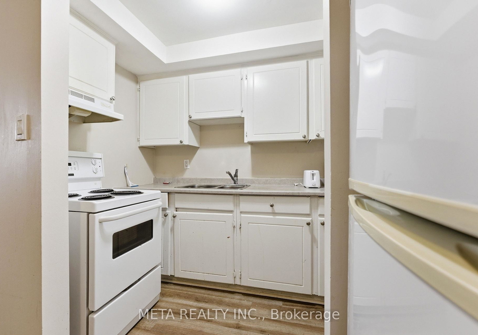 25-college-street-e-belleville-ontario-x13081132