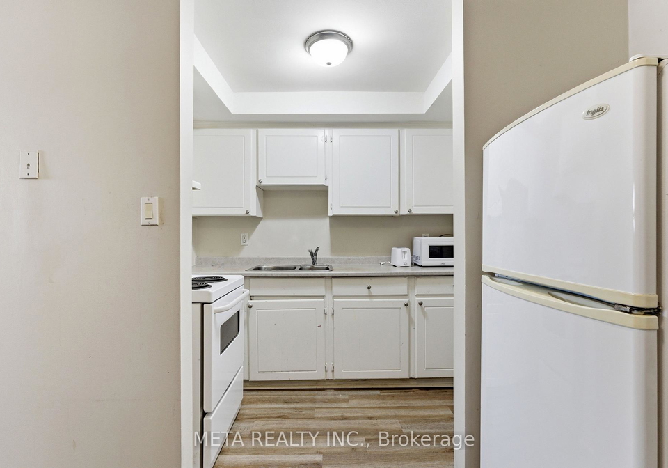25-college-street-e-belleville-ontario-x13081132
