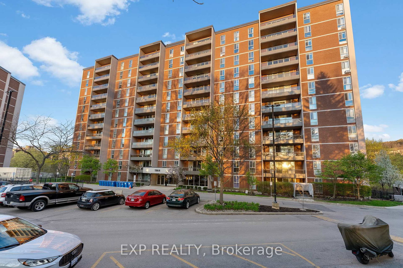 1964-main-street-w-hamilton-ontario-x13082070