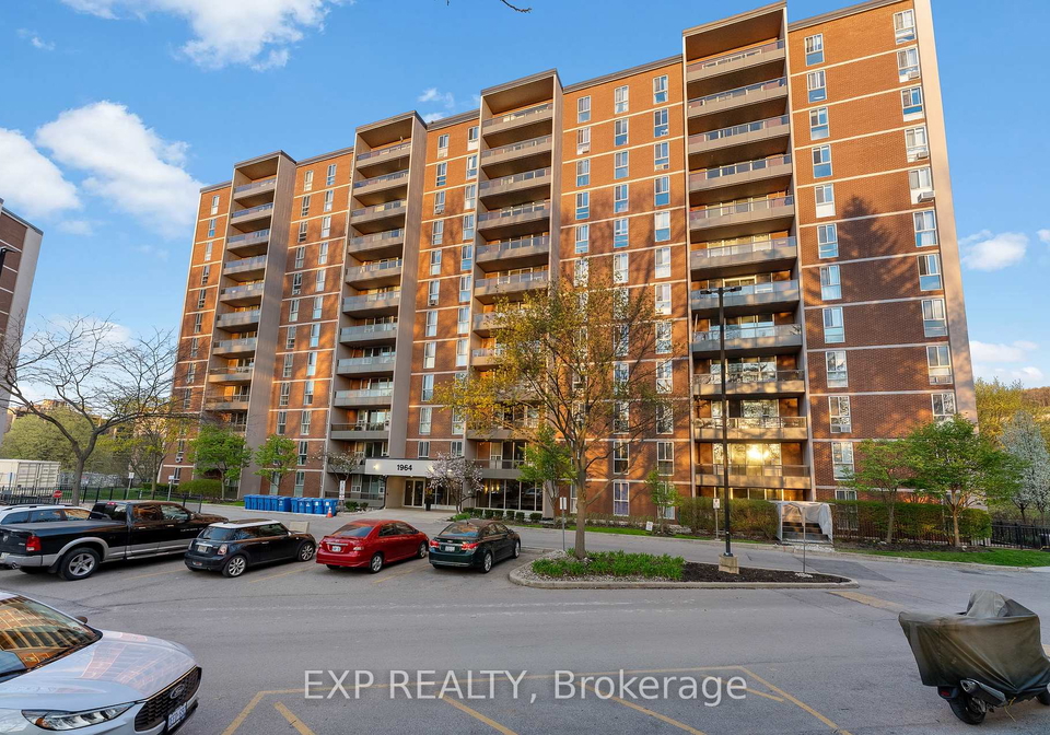 1964-main-street-w-hamilton-ontario-x13082070